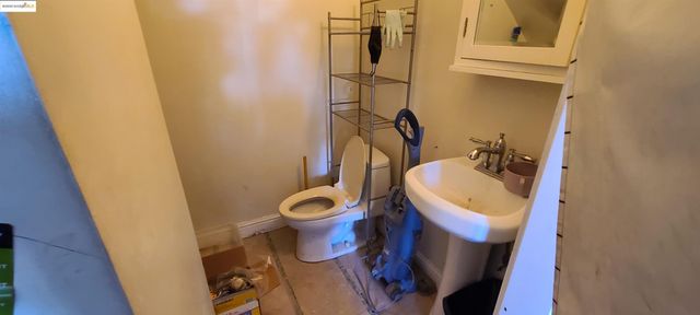 2825 Market St, Oakland, CA 94608