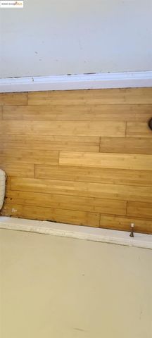 2825 Market St, Oakland, CA 94608