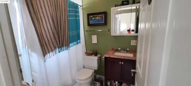 2825 Market St, Oakland, CA 94608