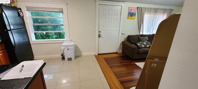 2825 Market St, Oakland, CA 94608