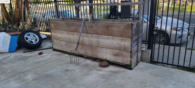 2825 Market St, Oakland, CA 94608