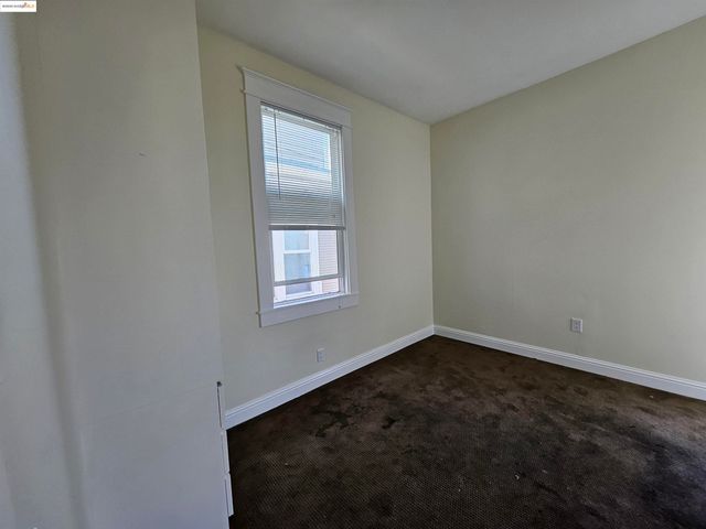 2825 Market St, Oakland, CA 94608