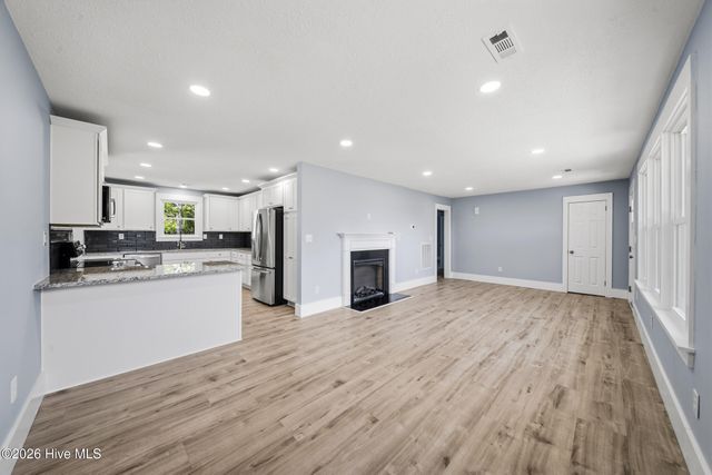 1719 Old Folkstone Road, Sneads Ferry, NC 28460
