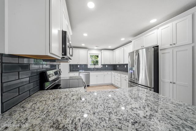 1719 Old Folkstone Road, Sneads Ferry, NC 28460