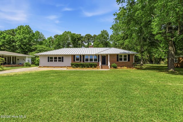 1719 Old Folkstone Road, Sneads Ferry, NC 28460