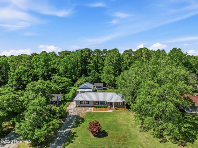 1719 Old Folkstone Road, Sneads Ferry, NC 28460