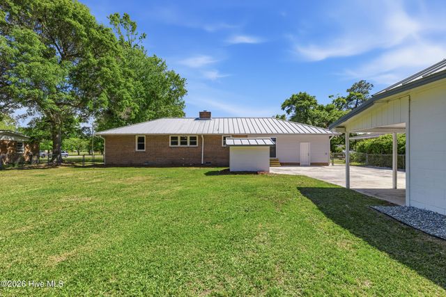 1719 Old Folkstone Road, Sneads Ferry, NC 28460
