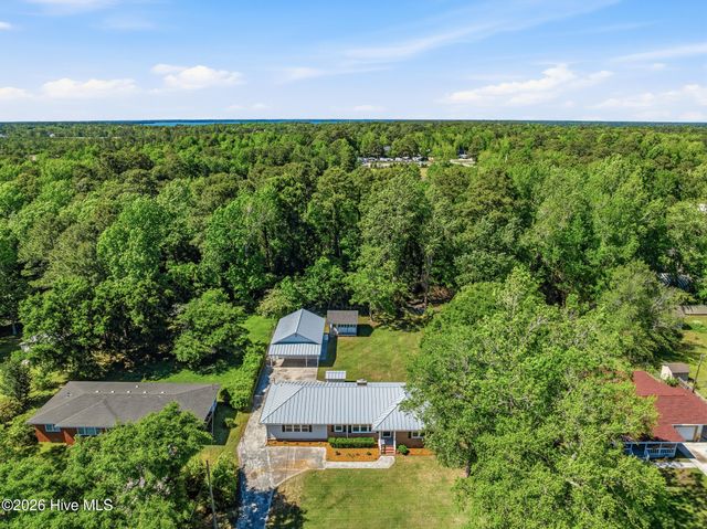 1719 Old Folkstone Road, Sneads Ferry, NC 28460