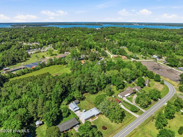 1719 Old Folkstone Road, Sneads Ferry, NC 28460