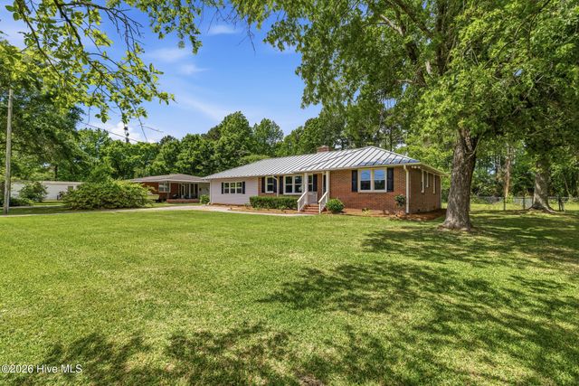 1719 Old Folkstone Road, Sneads Ferry, NC 28460