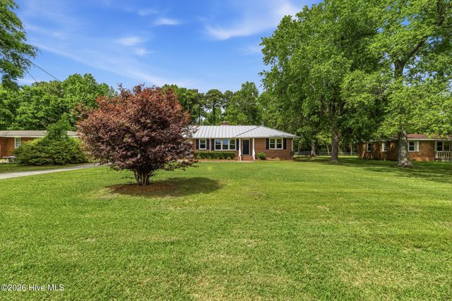 1719 Old Folkstone Road, Sneads Ferry, NC 28460