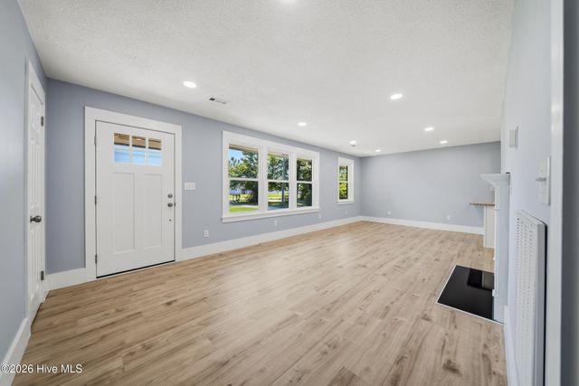 1719 Old Folkstone Road, Sneads Ferry, NC 28460