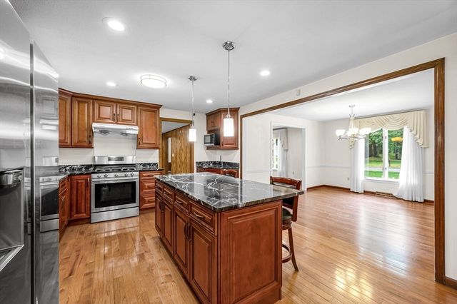52 Wellesley Dr, Longmeadow, MA 01106