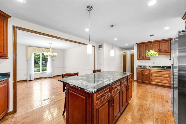 52 Wellesley Dr, Longmeadow, MA 01106