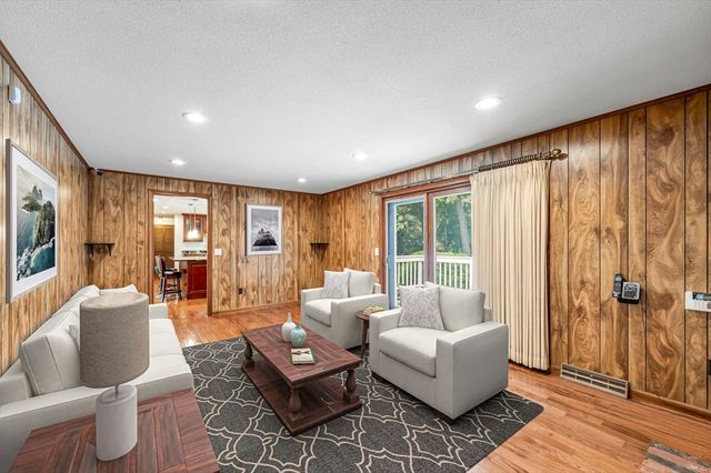 52 Wellesley Dr, Longmeadow, MA 01106