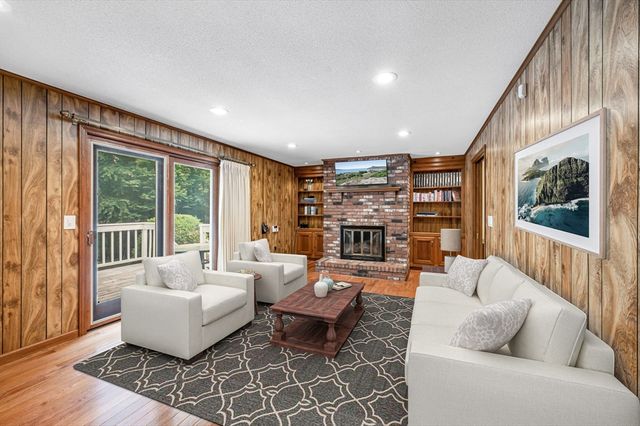 52 Wellesley Dr, Longmeadow, MA 01106