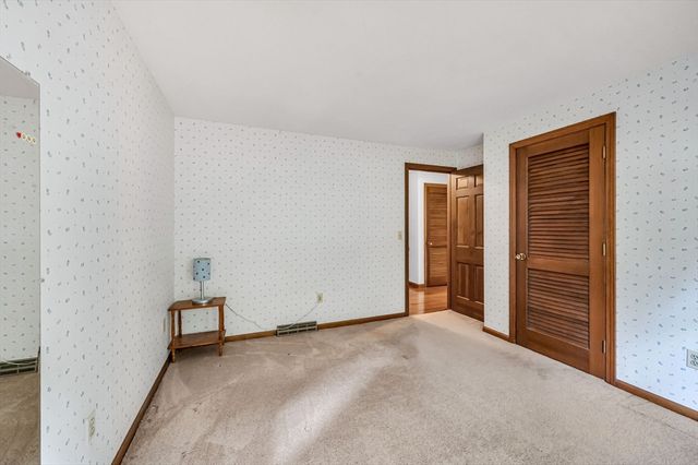 52 Wellesley Dr, Longmeadow, MA 01106