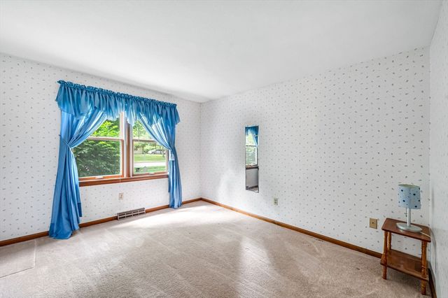 52 Wellesley Dr, Longmeadow, MA 01106