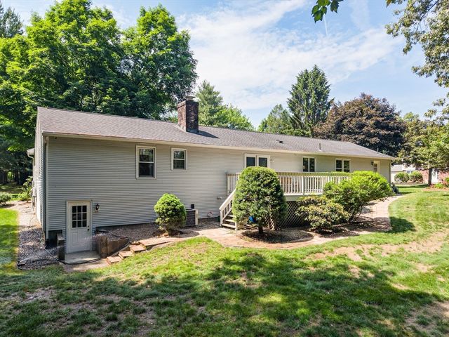 52 Wellesley Dr, Longmeadow, MA 01106