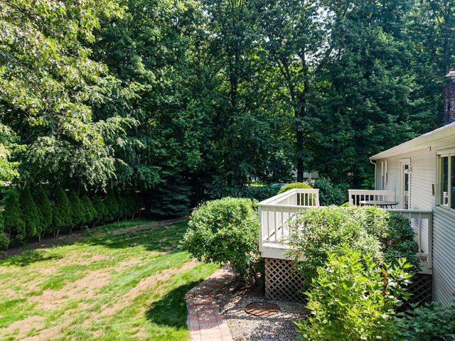 52 Wellesley Dr, Longmeadow, MA 01106