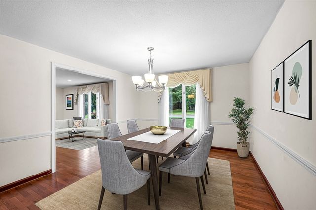 52 Wellesley Dr, Longmeadow, MA 01106