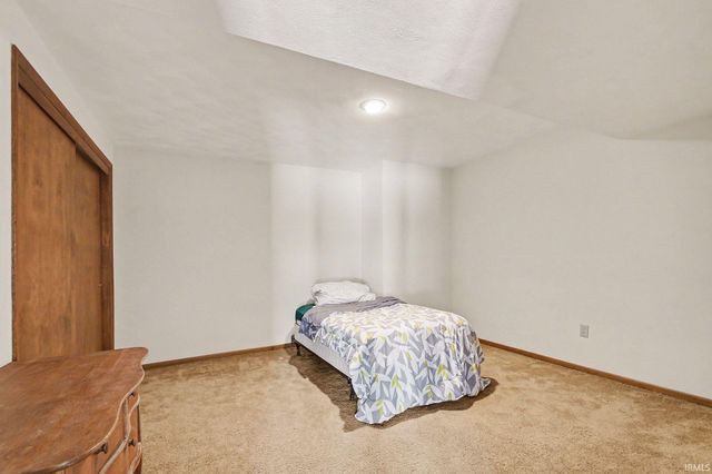 26526 Clyde Court, South Bend, IN 46619