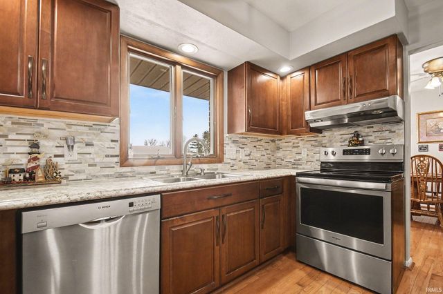 26526 Clyde Court, South Bend, IN 46619