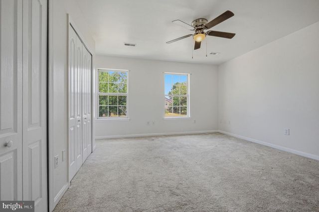 18 ARDSLEY CIR, Dover, DE 19904