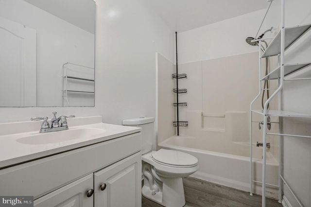 18 ARDSLEY CIR, Dover, DE 19904