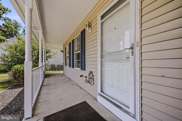 18 ARDSLEY CIR, Dover, DE 19904