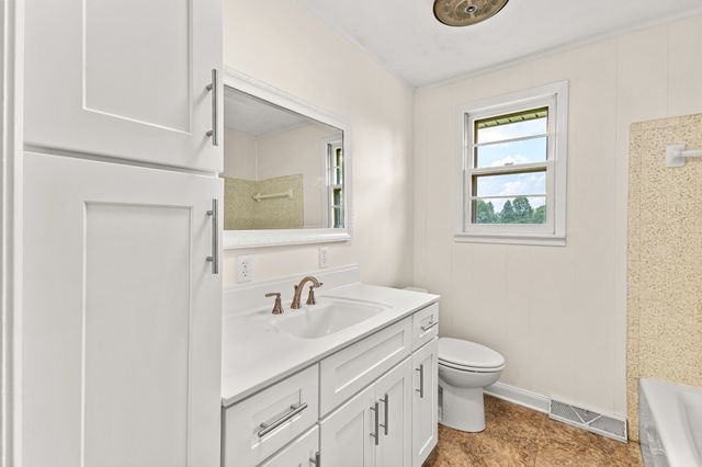 1283 Bandy Rd, Ashland City, TN 37015