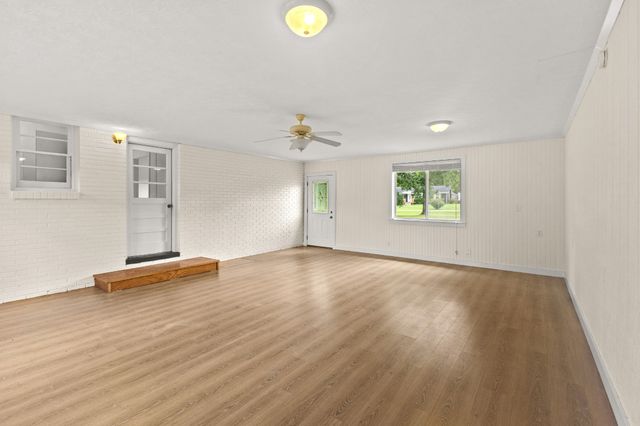 1283 Bandy Rd, Ashland City, TN 37015