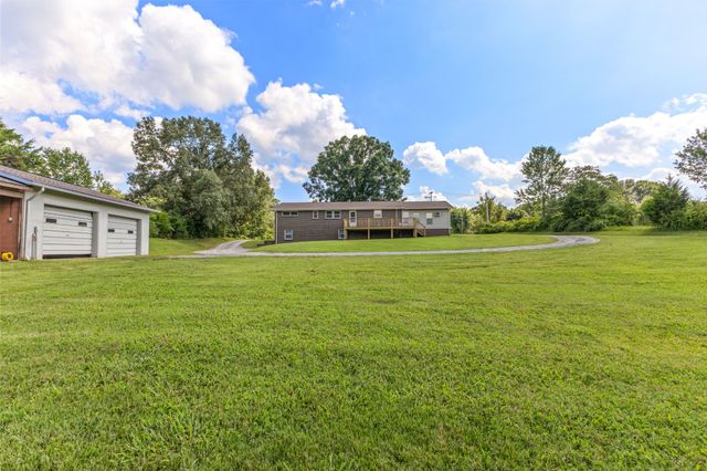1283 Bandy Rd, Ashland City, TN 37015