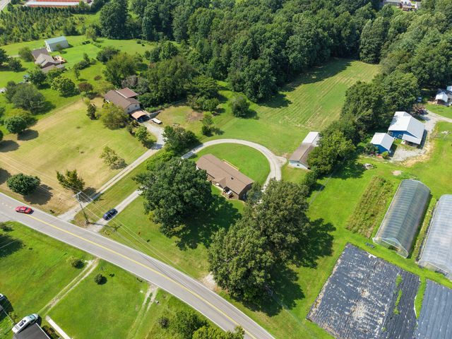 1283 Bandy Rd, Ashland City, TN 37015