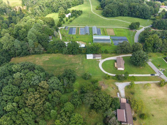 1283 Bandy Rd, Ashland City, TN 37015