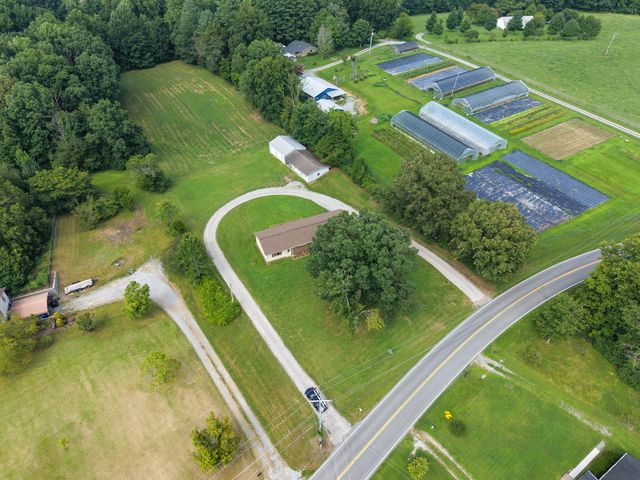 1283 Bandy Rd, Ashland City, TN 37015