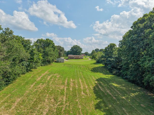 1283 Bandy Rd, Ashland City, TN 37015