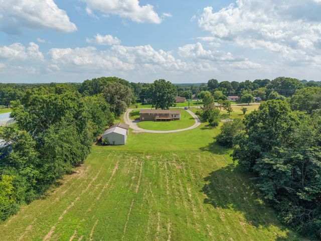 1283 Bandy Rd, Ashland City, TN 37015