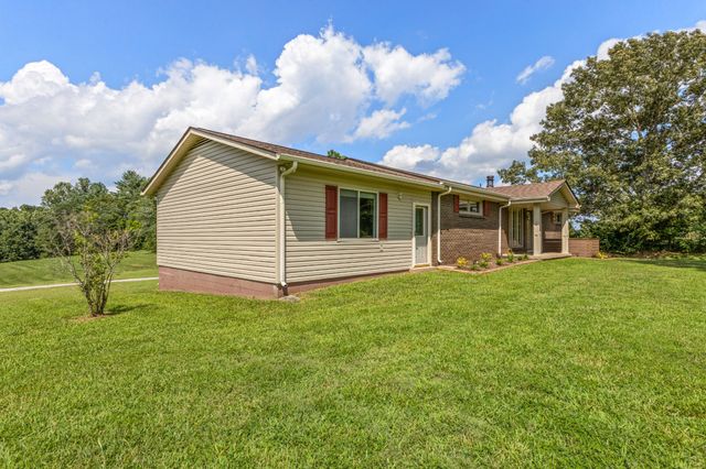 1283 Bandy Rd, Ashland City, TN 37015