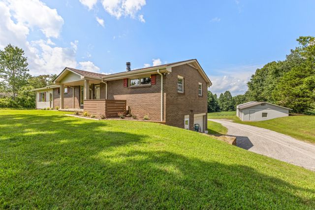 1283 Bandy Rd, Ashland City, TN 37015