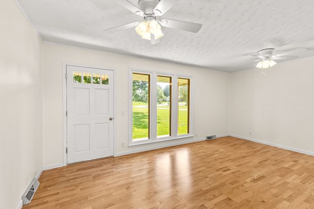 1283 Bandy Rd, Ashland City, TN 37015