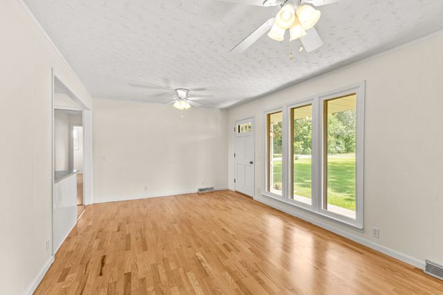 1283 Bandy Rd, Ashland City, TN 37015