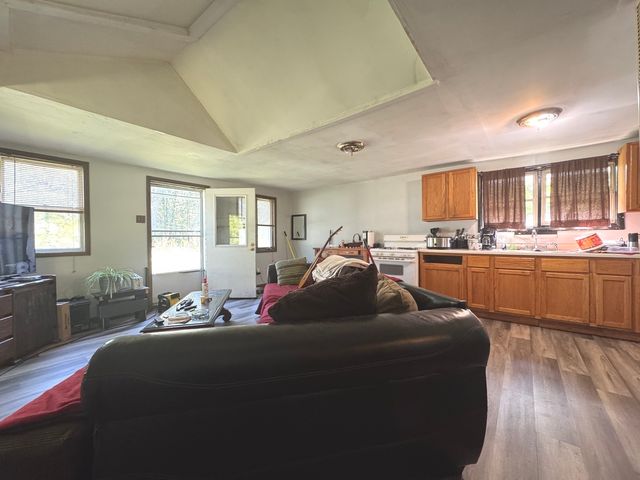 3239 N 17000 E Road, Momence, IL 60954