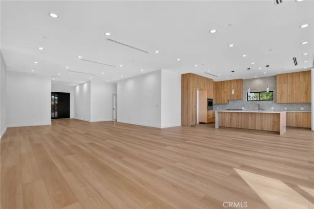 17418 San Jose, Los Angeles, CA 91344