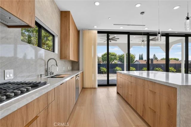 17418 San Jose, Los Angeles, CA 91344