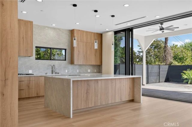 17418 San Jose, Los Angeles, CA 91344