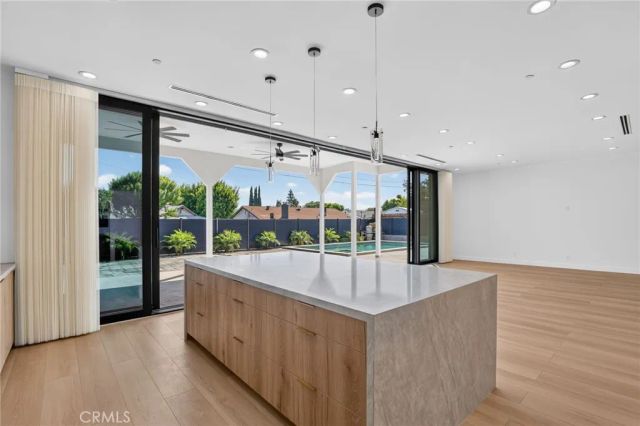 17418 San Jose, Los Angeles, CA 91344