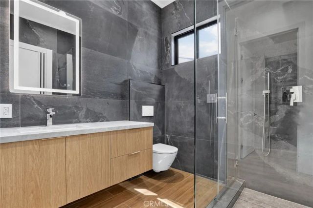 17418 San Jose, Los Angeles, CA 91344