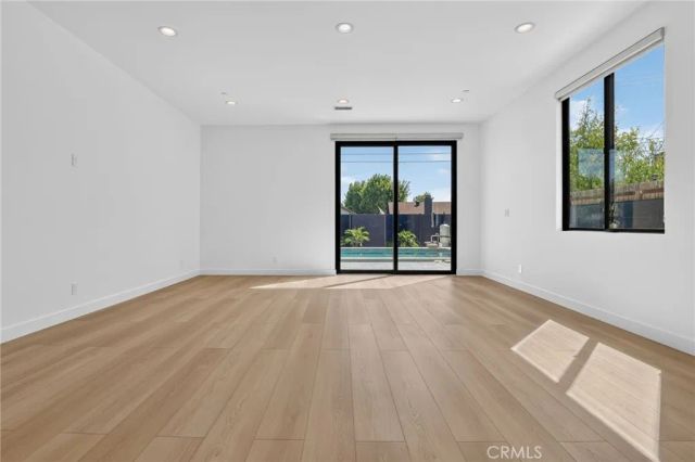 17418 San Jose, Los Angeles, CA 91344