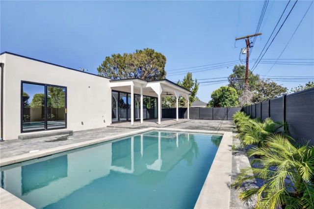 17418 San Jose, Los Angeles, CA 91344